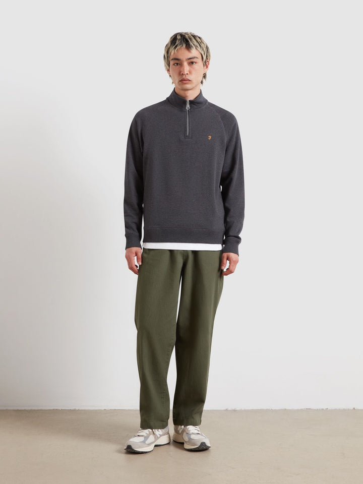 FARAH ARNOLD 1/4 ZIP - WASHED BLACK