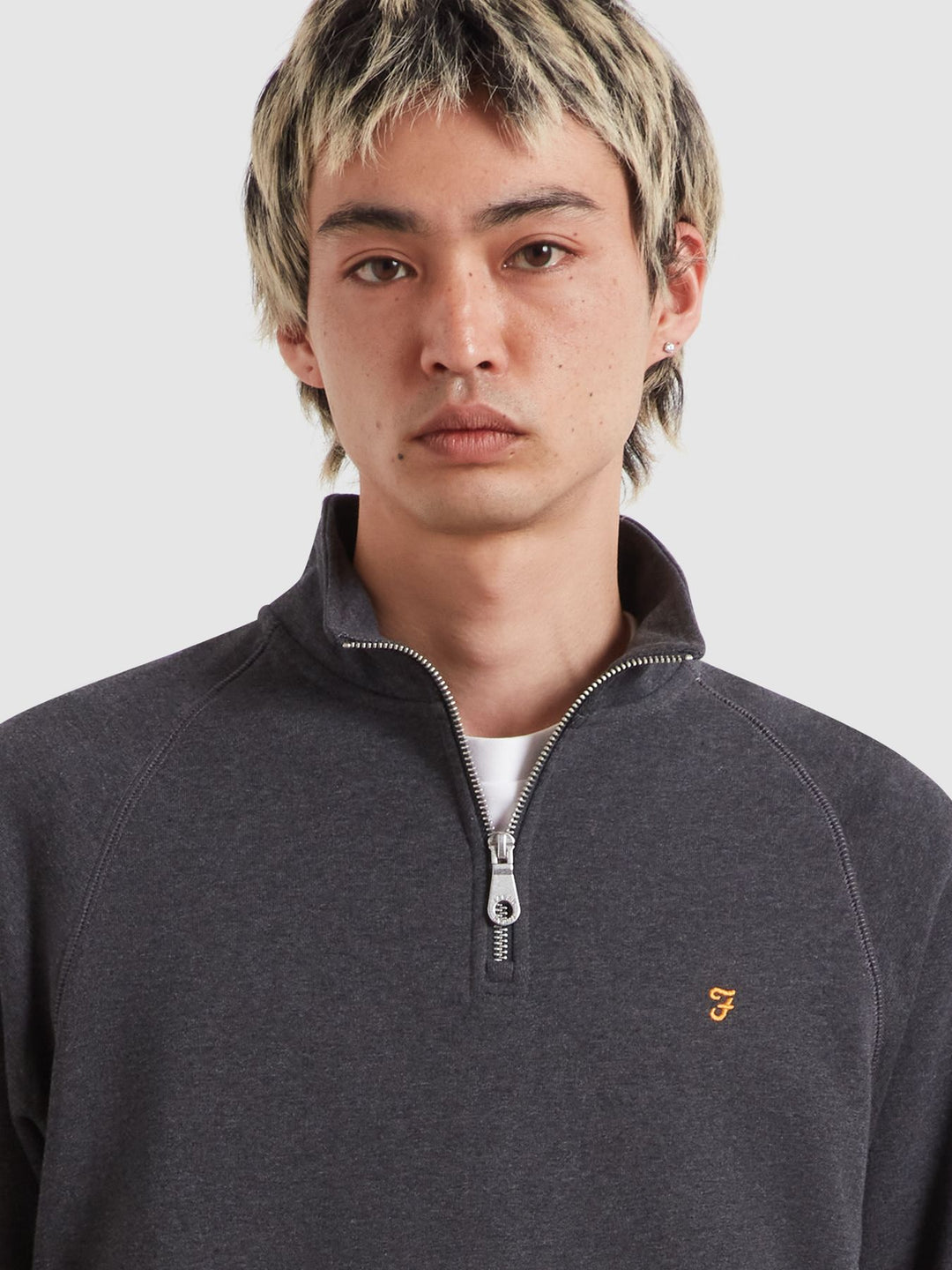 FARAH ARNOLD 1/4 ZIP - WASHED BLACK