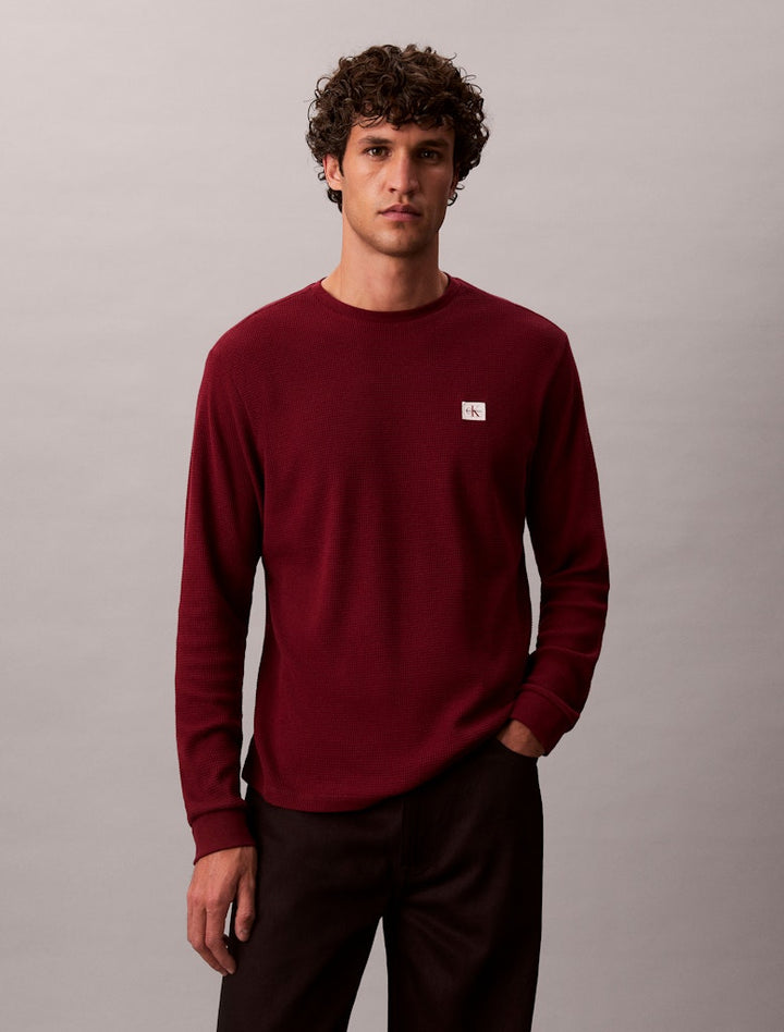 CKJ LS WAFFLE BADGE CREW - RENAISSANCE RED