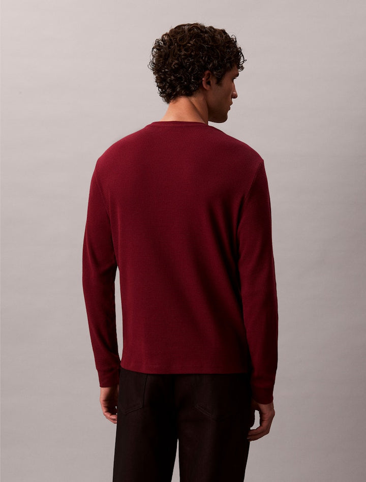 CKJ LS WAFFLE BADGE CREW - RENAISSANCE RED