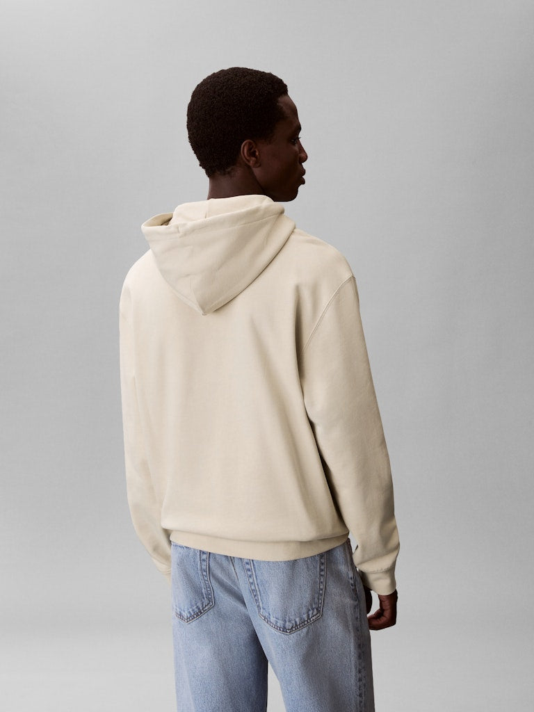 CKJ LS EU 350TERRY BADGE HOOD - OATMEAL