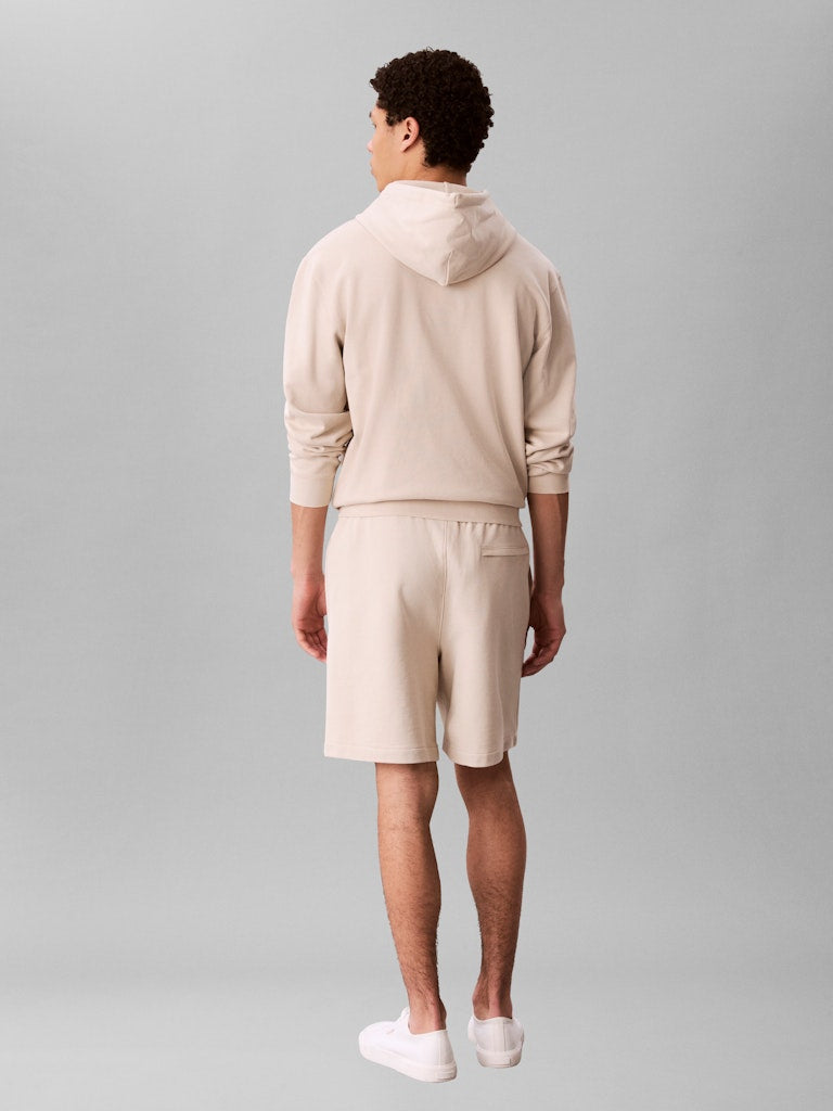 CKJ EU 350TERRY BADGE SHORT - OATMEAL