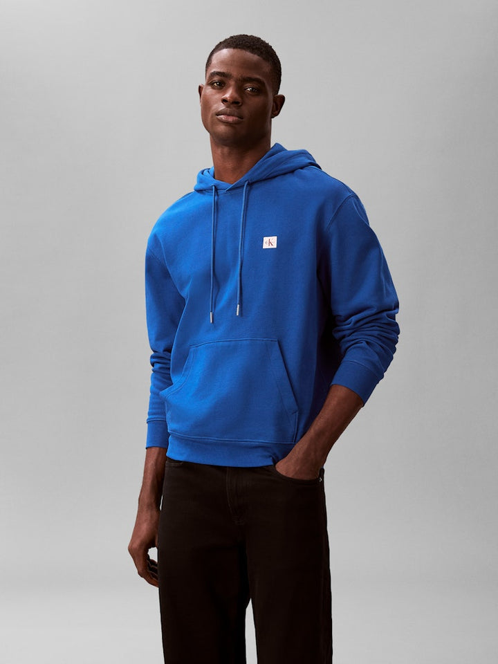 CKJ LS EU 350TERRY BADGE HOOD - BLUE