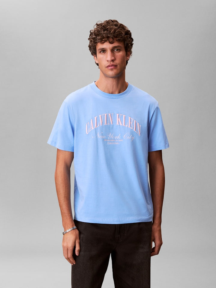 CKJ 20S MARCH GRAPHIC SEASONAL TEE - BLUE