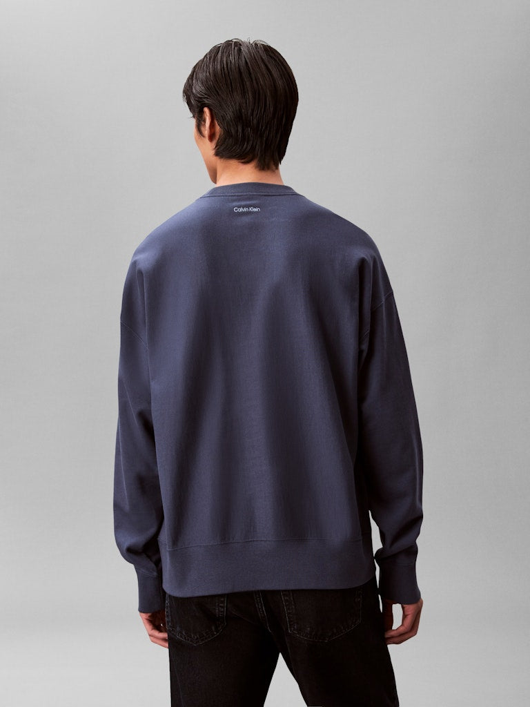 CKJ LS PREMIUM TERRY COLLEGIATE SWEAT DENIM