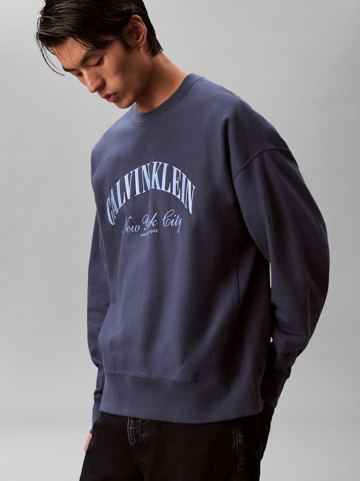 CKJ LS PREMIUM TERRY COLLEGIATE SWEAT DENIM