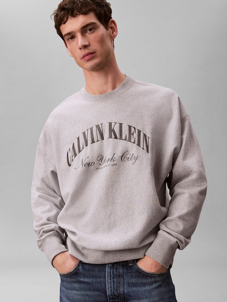 CKJ LS PREMIUM TERRY COLLEGIATE SWEAT GREY
