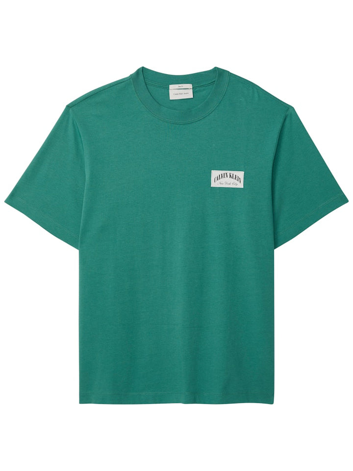 CKJ SS EASY COLLEGIATE BADGE TEE - GREEN