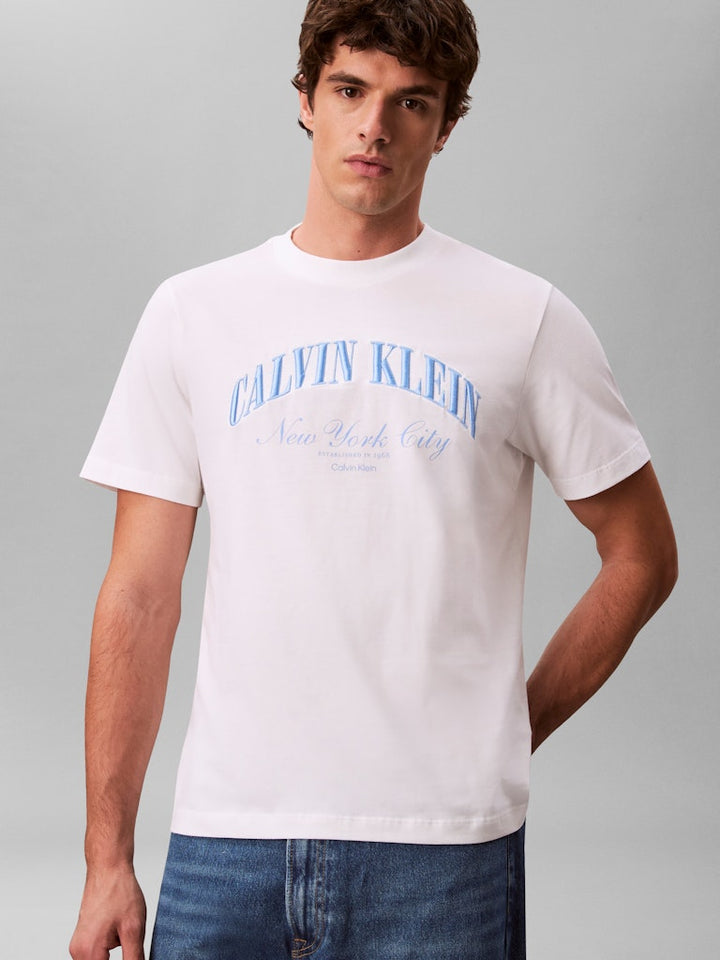 CKJ 20S MARCH GRAPHIC SEASONAL TEE - WHITE