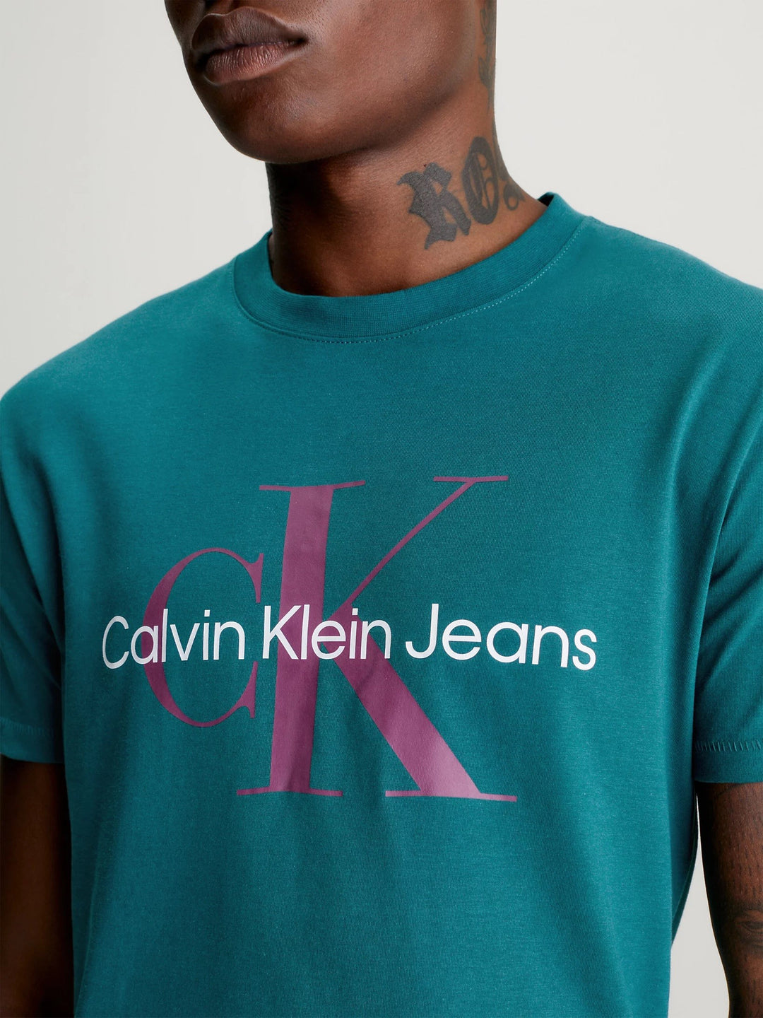 CKJ SEASONAL MONOLOGO TEE - CA4