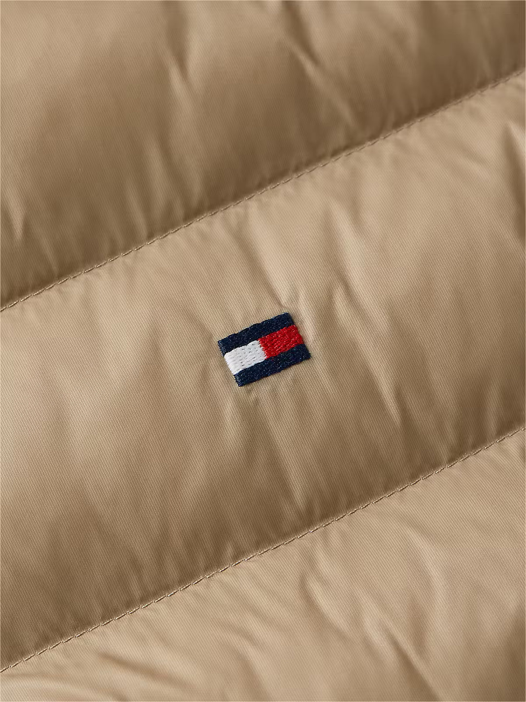 TOMMY HILFIGER PACKABLE RECYCLED VEST - COASTAL TAUPE