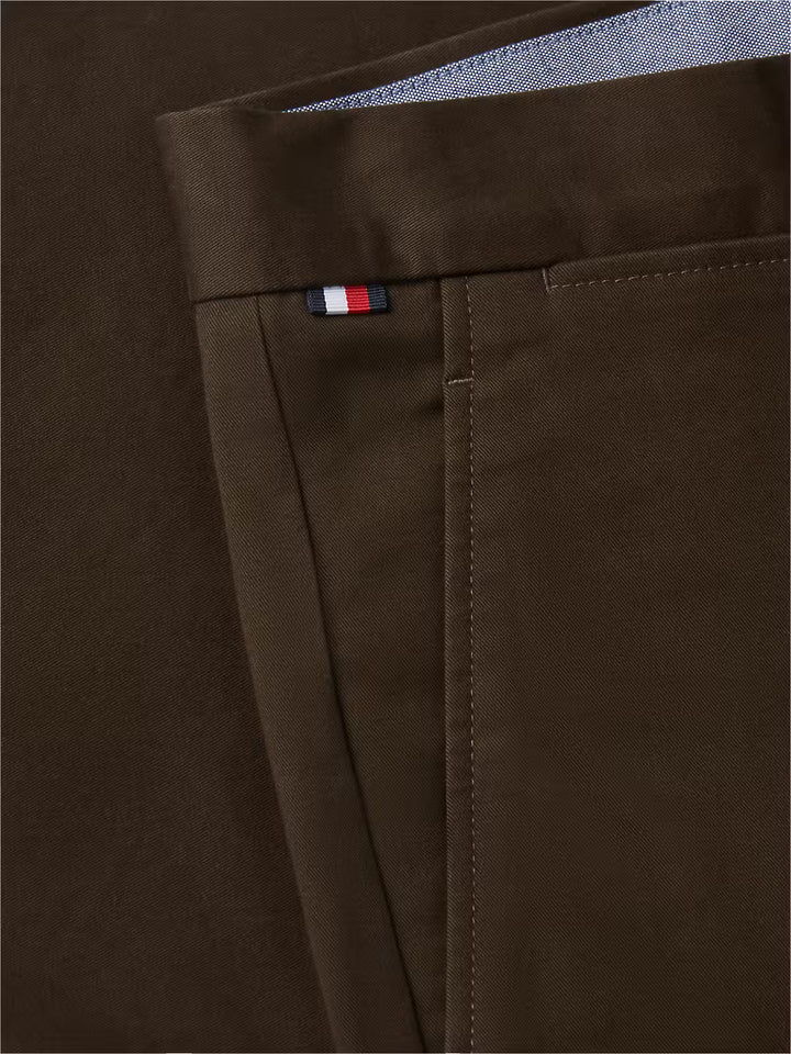 TOMMY HILFIGER DENTON ESSENTIAL TWILL - DARK COFFEE