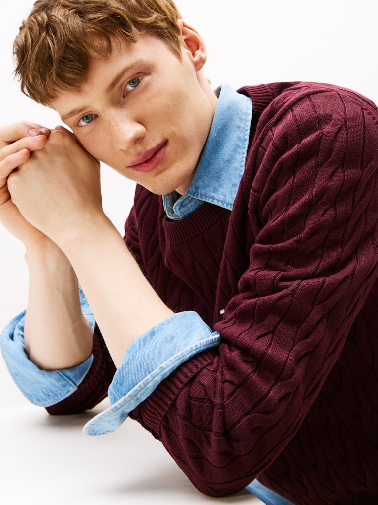 TH CLASSIC COTTON CABLE CREW NECK - BURGUNDY