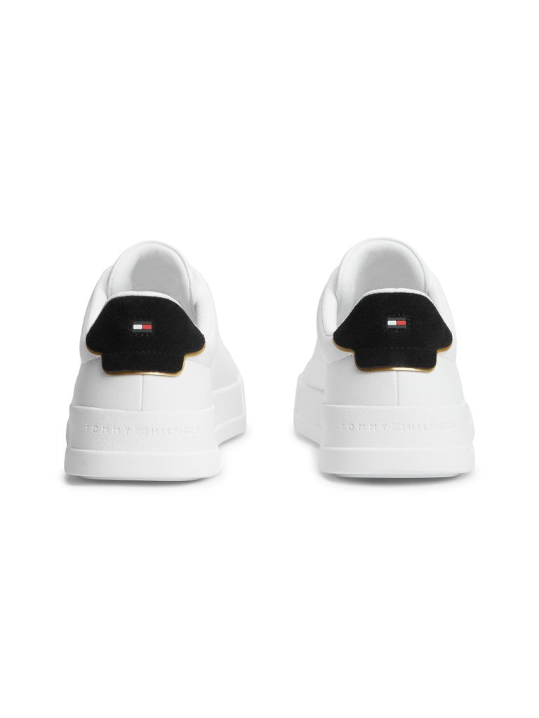 TOMMY HILFIGER COURT LTH DETAIL ESS - WHITE/BLACK/GOLD