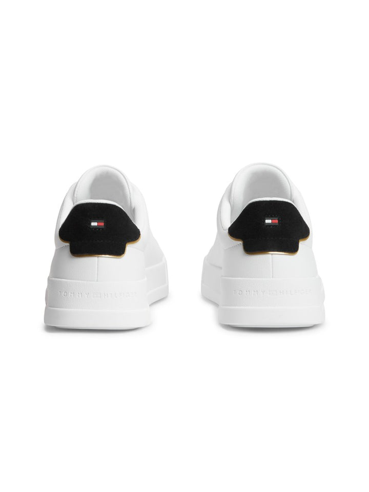 TOMMY HILFIGER COURT LTH DETAIL ESS - WHITE/BLACK/GOLD