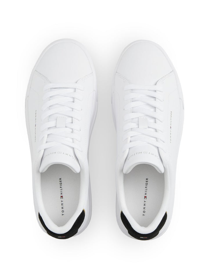 TOMMY HILFIGER COURT LTH DETAIL ESS - WHITE/BLACK/GOLD