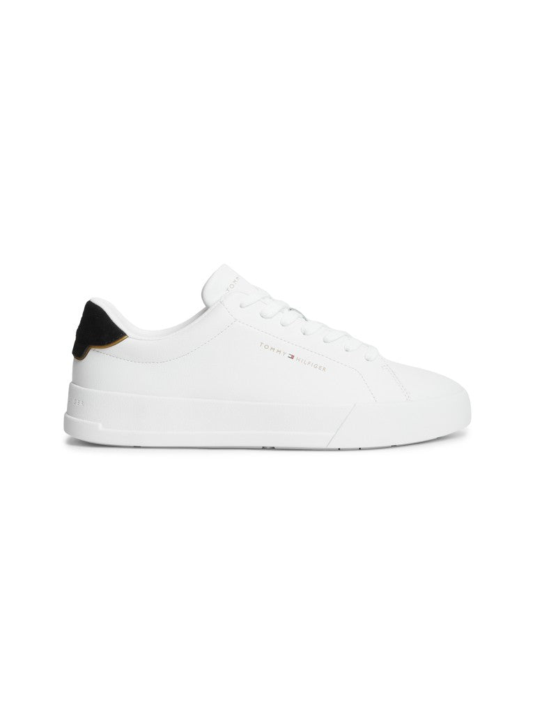 TOMMY HILFIGER COURT LTH DETAIL ESS - WHITE/BLACK/GOLD