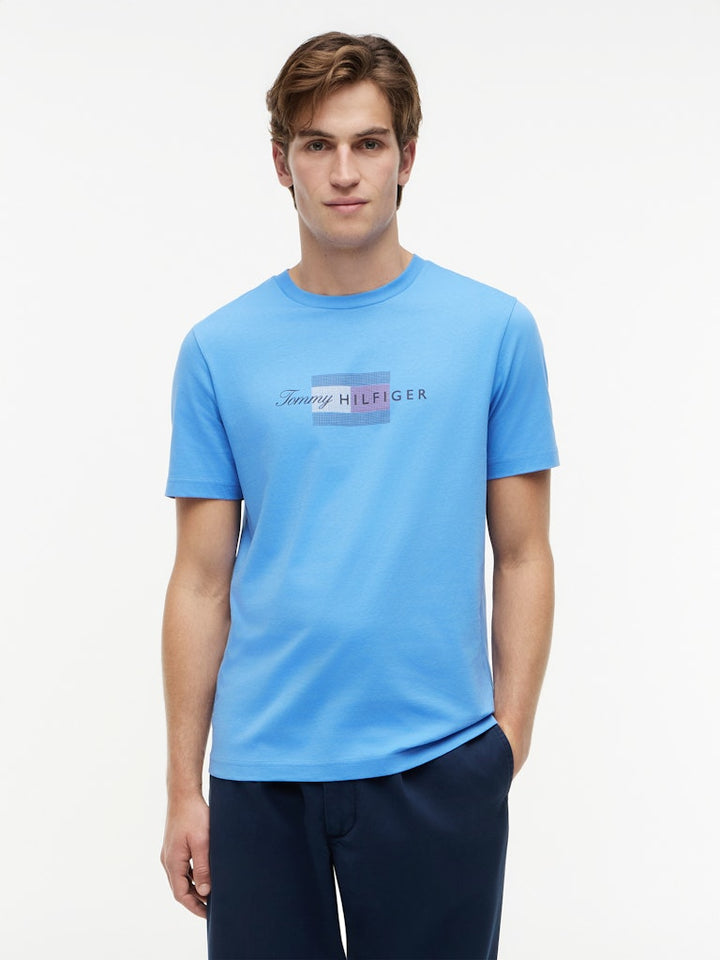 TOMMY HILFIGER SCRIPT FLAG REGULAR TEE - BLUE SPELL