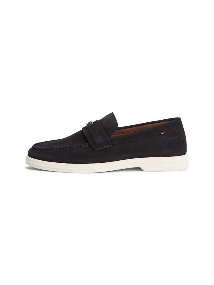 TOMMY HILFIGER LIGHT SUEDE FLAG HARDWARE LOAFER