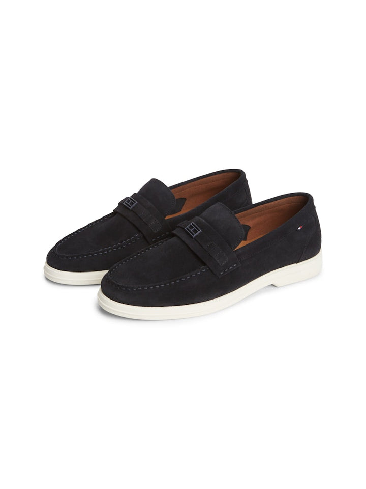 TOMMY HILFIGER LIGHT SUEDE FLAG HARDWARE LOAFER