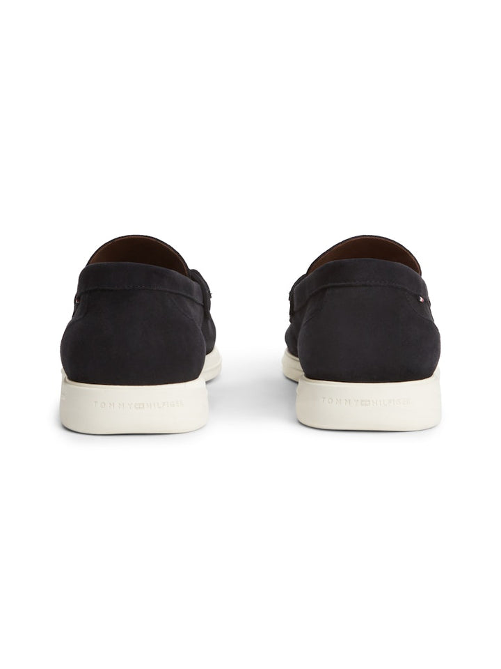 TOMMY HILFIGER LIGHT SUEDE FLAG HARDWARE LOAFER