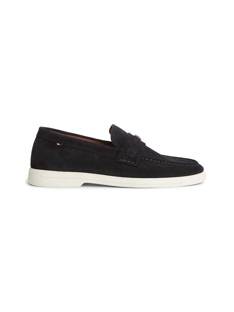 TOMMY HILFIGER LIGHT SUEDE FLAG HARDWARE LOAFER