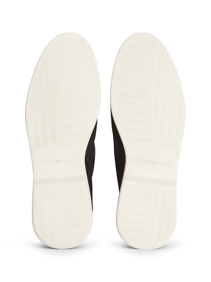 TOMMY HILFIGER LIGHT SUEDE FLAG HARDWARE LOAFER