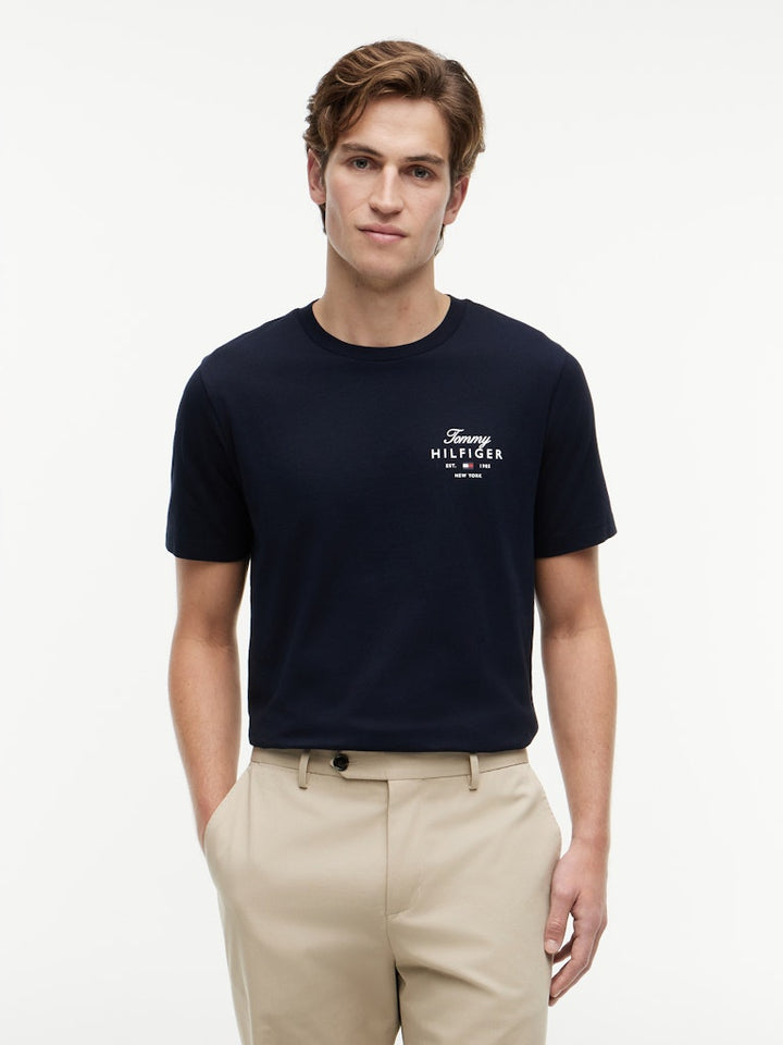 TOMMY HILFIGER SCRIPT STACK REGULAR TEE - NAVY