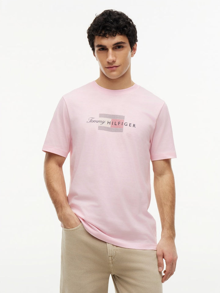 TOMMY HILFIGER SCRIPT FLAG REGULAR TEE - PINK LILY