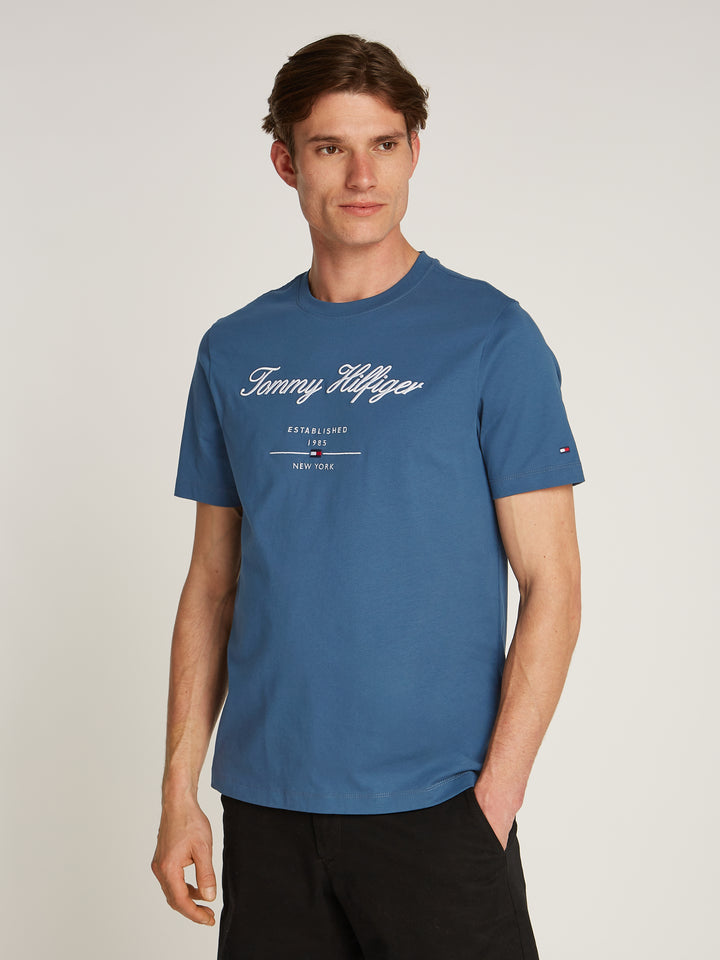 TOMMY HILFIGER SCRIPT LOGO TEE - AEGEAN SEA