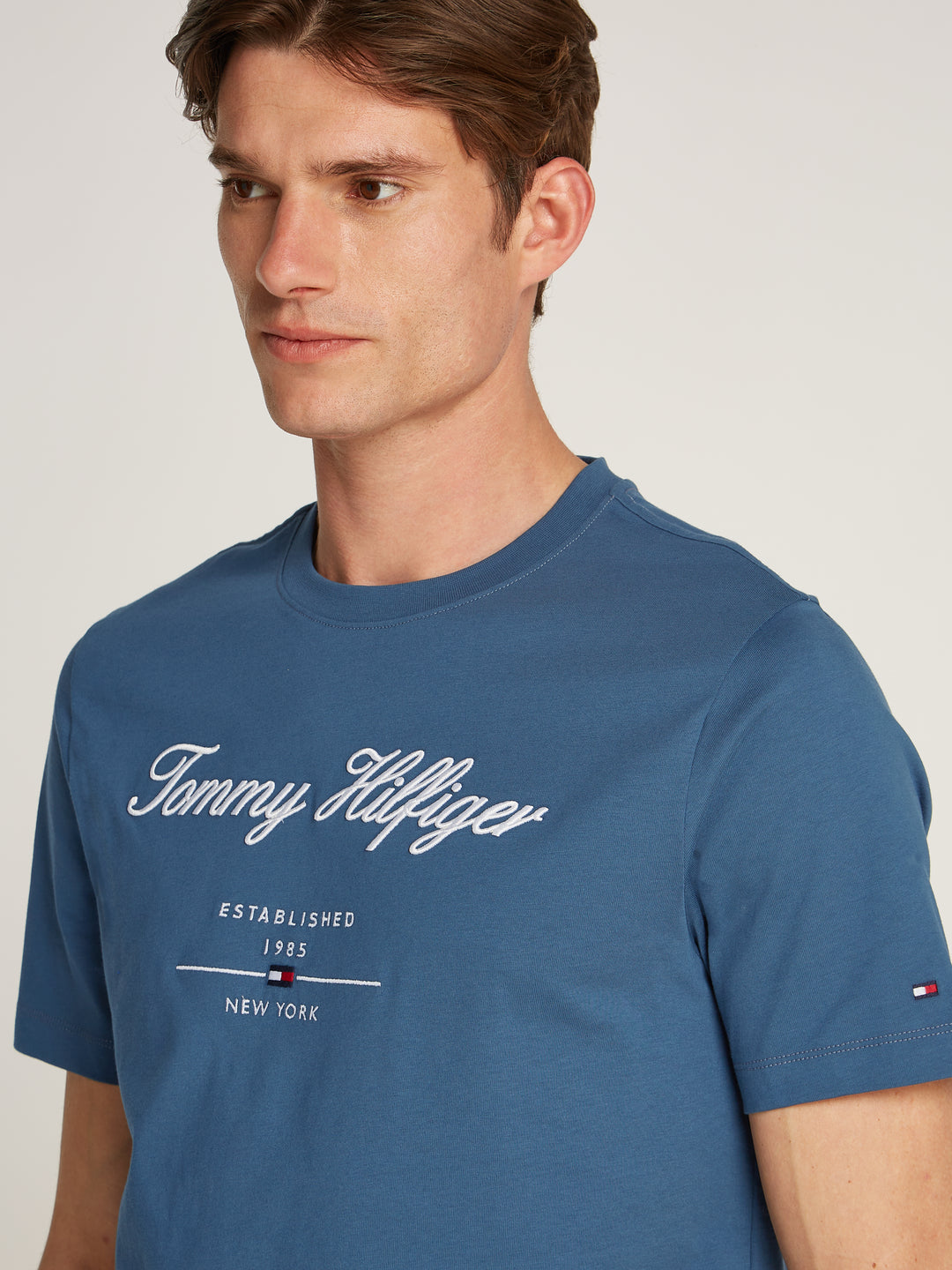 TOMMY HILFIGER SCRIPT LOGO TEE - AEGEAN SEA