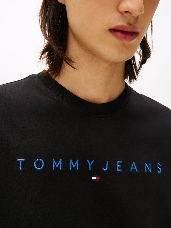 TJM REG LINEAR LOGO TEE - BLACK