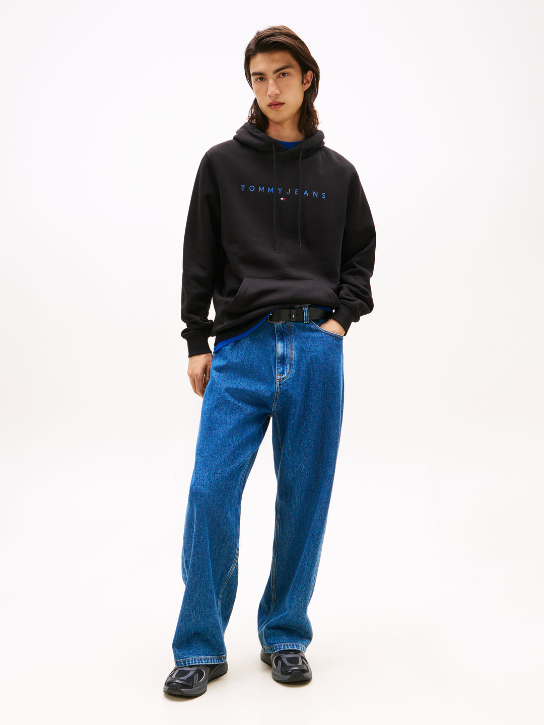 TJM REG LINEAR LOGO HOODIE - BLACK