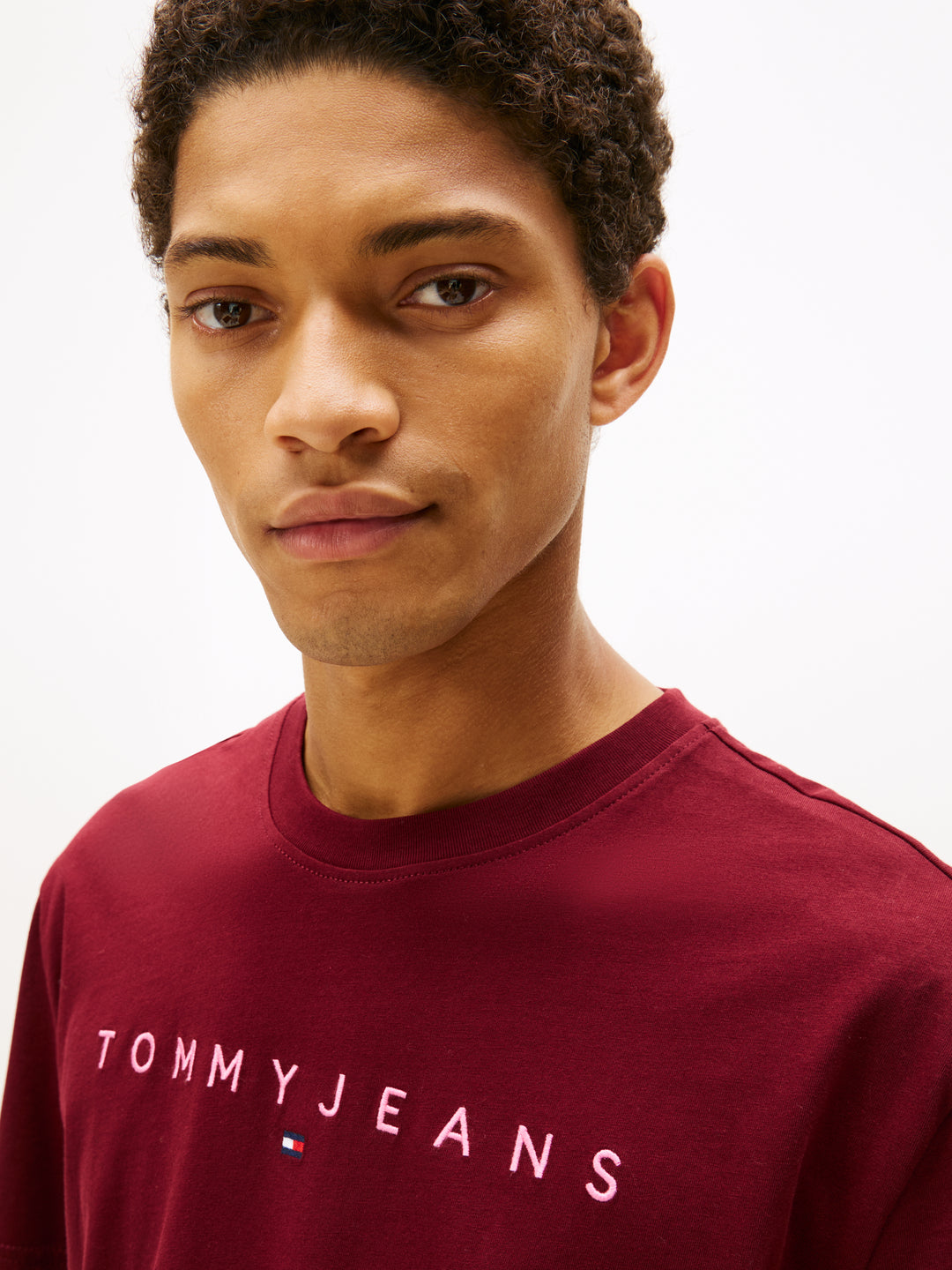 TJM REG LINEAR LOGO TEE - RED WINE