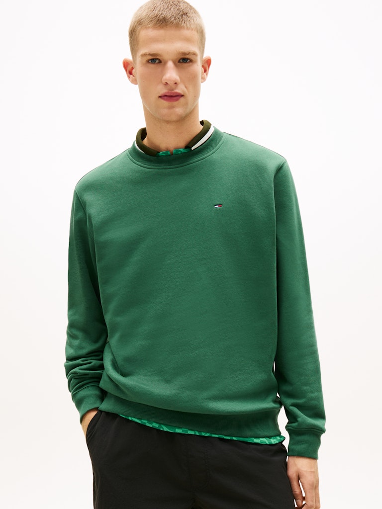 TOMMY JEANS REG S FLAG CREW - SHADOW PINE