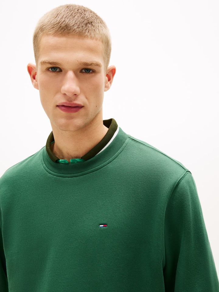 TOMMY JEANS REG S FLAG CREW - SHADOW PINE