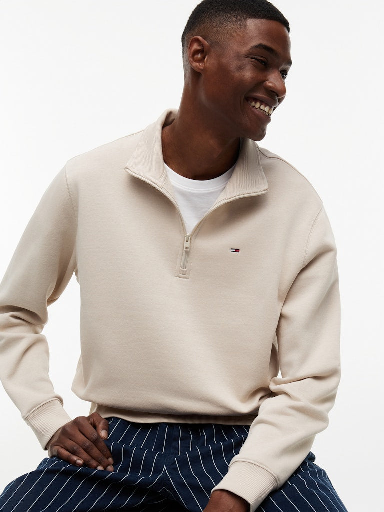 TOMMY JEANS REG FLEECE 1/4 ZIP - CLASSIC BEIGE
