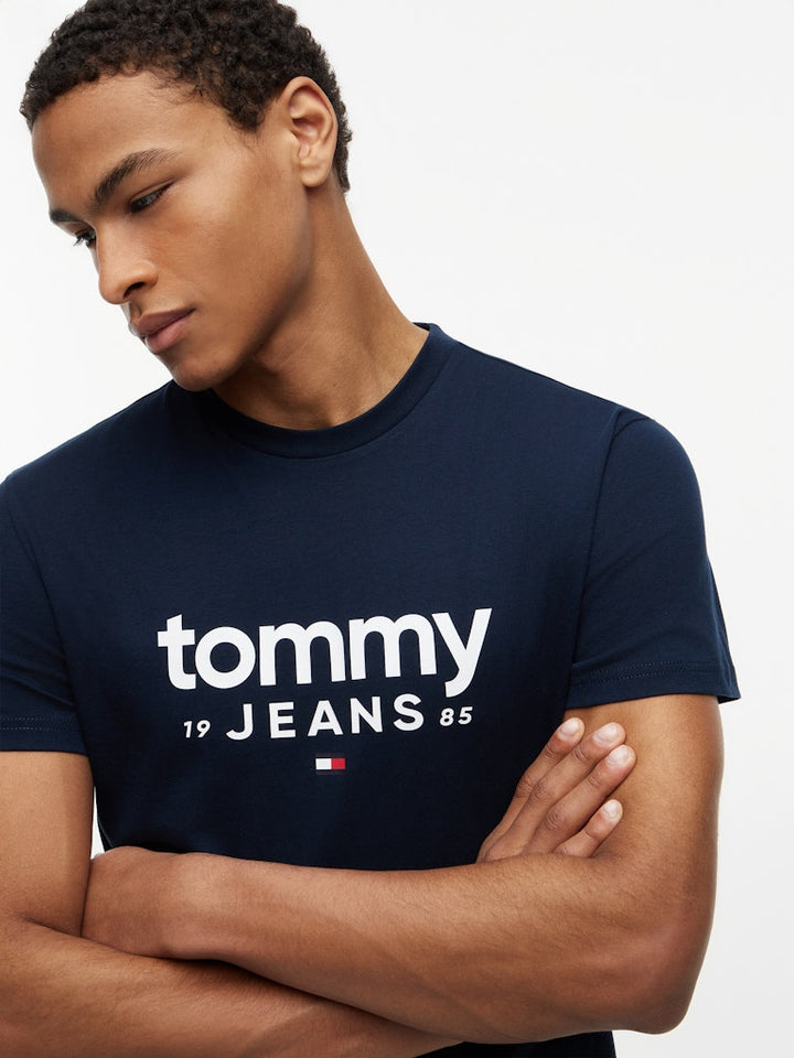 TOMMY JEANS SLIM GRAPHIC TEE - NIGHT NAVY