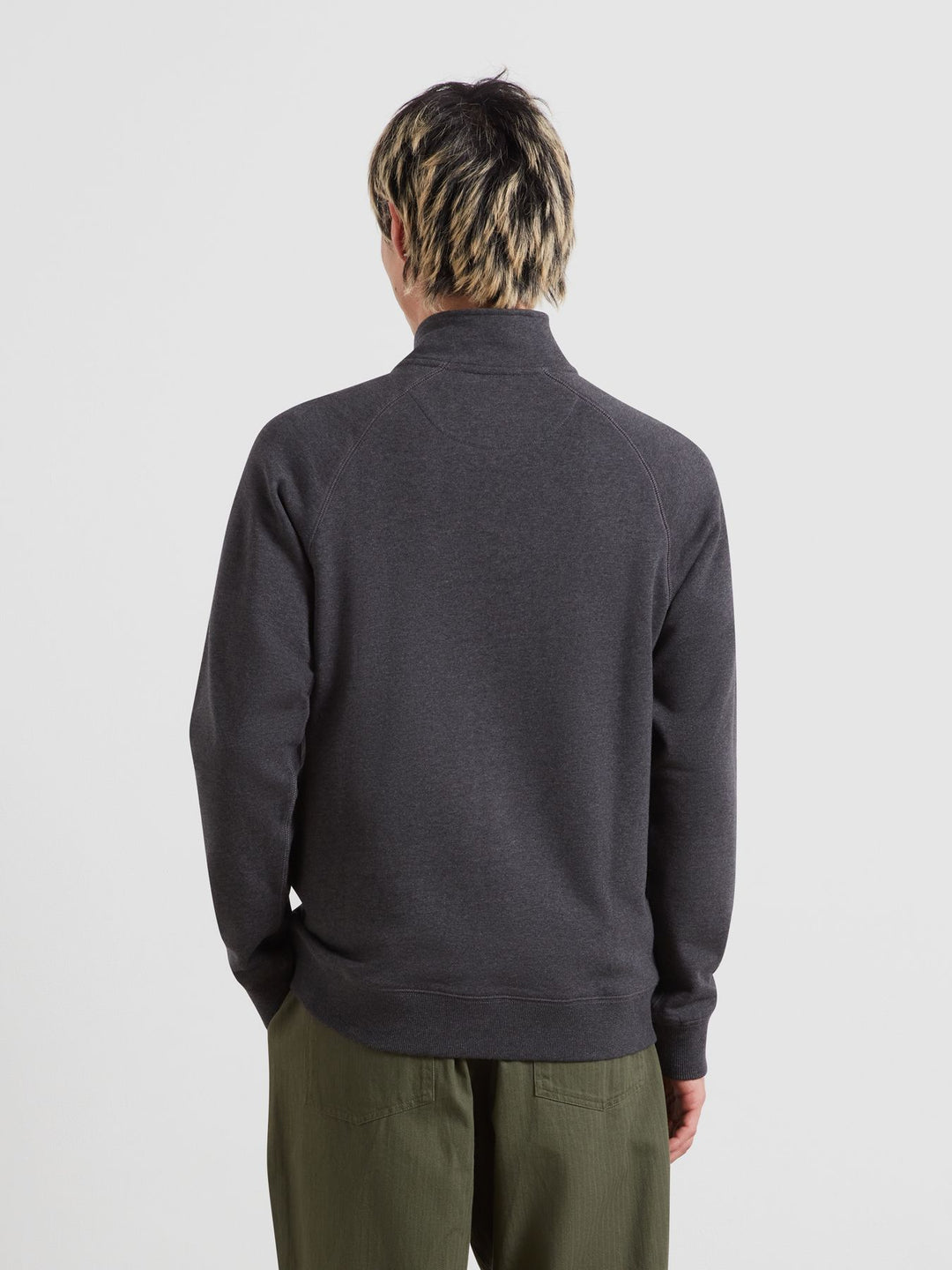 FARAH ARNOLD 1/4 ZIP - WASHED BLACK