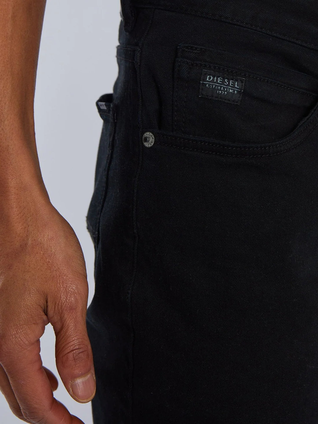 DIESEL WILSON PHOENIX STRAIGHT FIT JEAN - BLACK