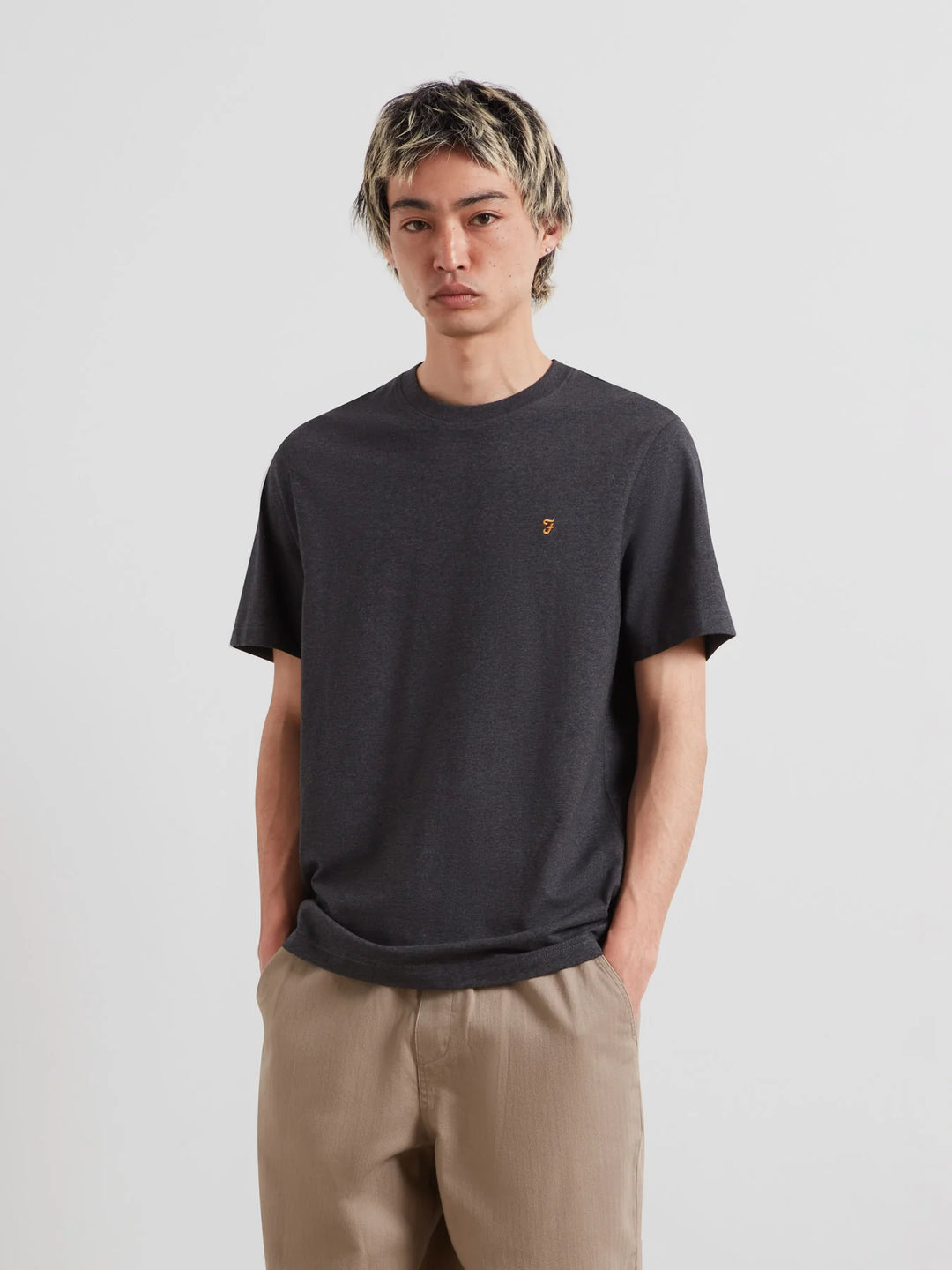 FARAH DANNY REG SS TEE - WASHED BLACK