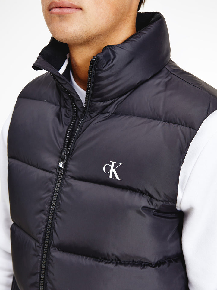CKJ ESS DOWN VEST - BLACK