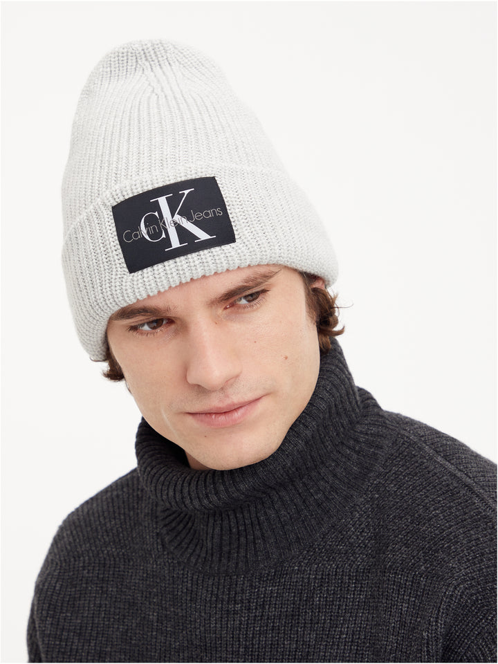 CKJ MONOLOGO PATCH BEANIE - GREY