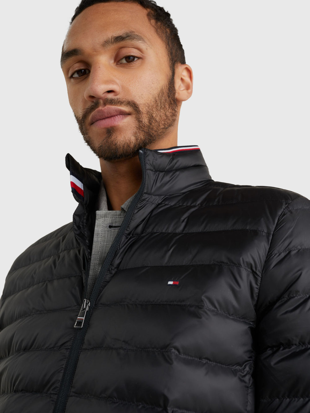 TH CORE PACKABLE RECYCLED JACKET - BLACK